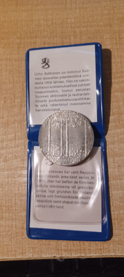 10 Mk 1975 Kekkonen. Hopea 500 KL 9