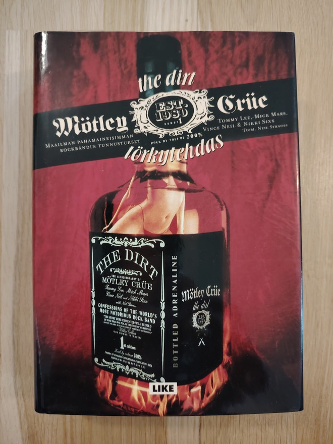MÖTLEY CRUE : Törkytehdas - kirja