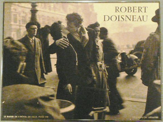 ROBERT DOISNEAU; Le Baiser de L'hotel de Ville 1950. NOUTO!