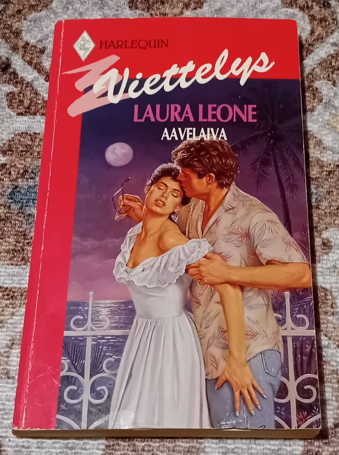 Harlequin Viettelys / Laura Leone -Aavelaiva