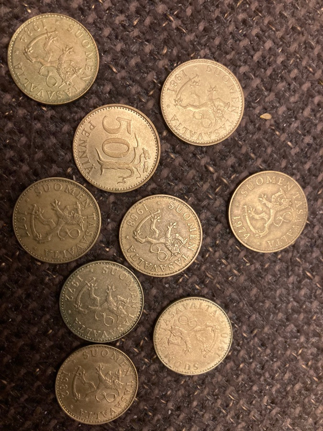 50 pennin kolikot (9 kpl)