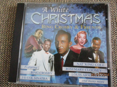 A WHITE CHRISTMAS - BING CROSBY & FRIENDS (CD)