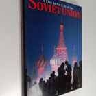 Rick Smolan ym. : A Day in the Life of the Soviet Union - pikkukuva 1