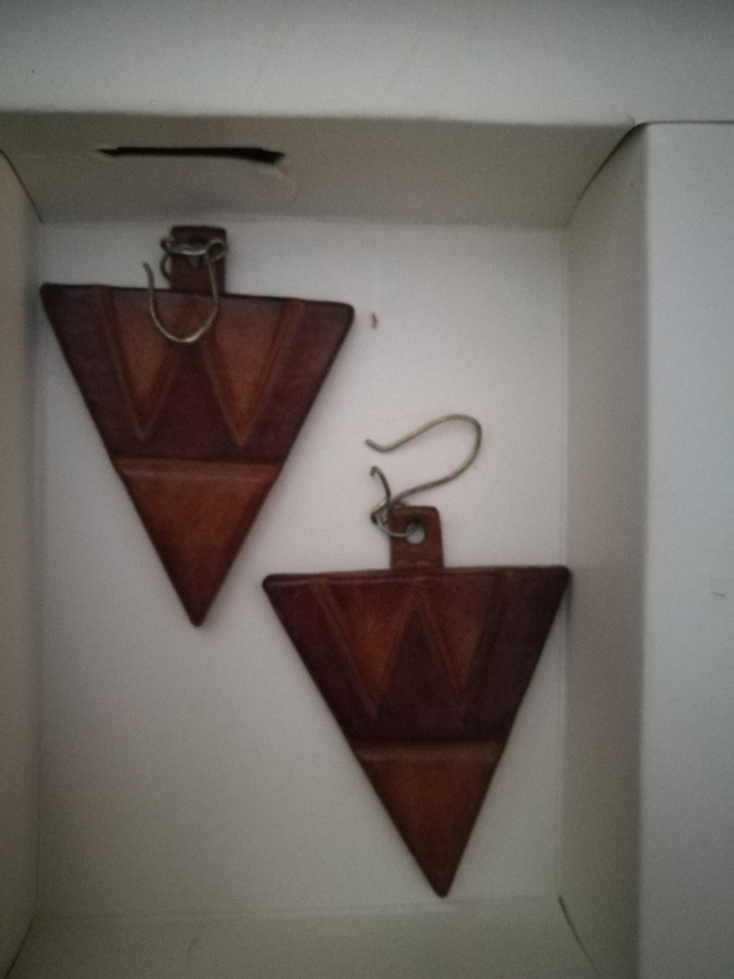 Korvakoru nahka kuvio hand made 90- lukua