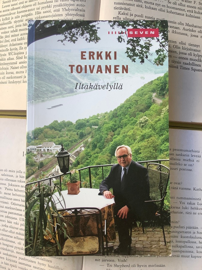 Erkki Toivanen - Iltakävelyllä (pokkari)