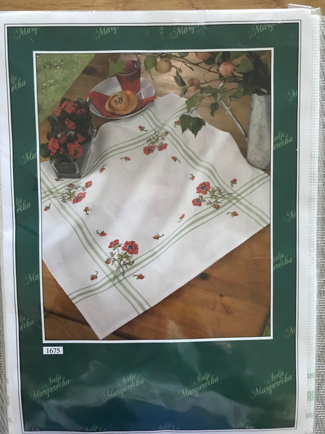 Ristipistopakkaus  / ristipistotyö Kukkaliina