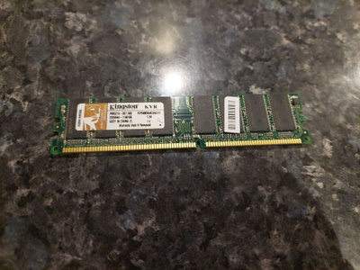RAM ddr1 muisti KVR400X64C3A