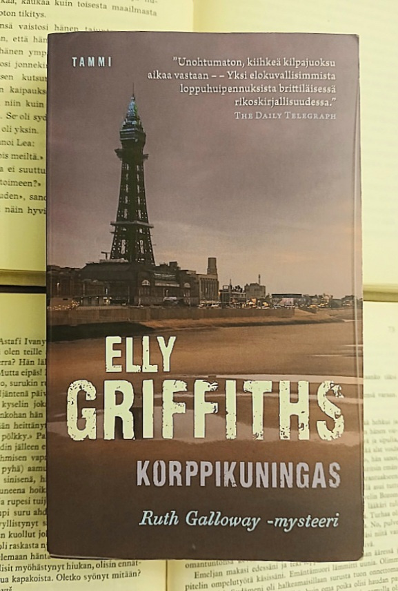Elly Griffiths - Korppikuningas (pokkari)