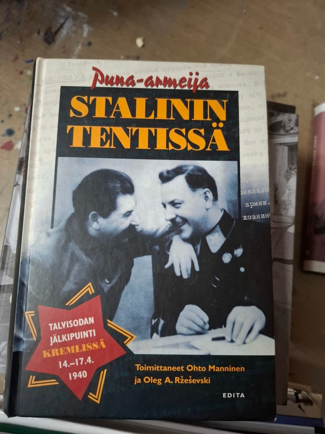 Puna-armeija stalinin tentissä