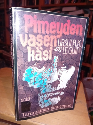 Le Guin : Pimeyden vasen käsi ( SIS POSTIKULU )