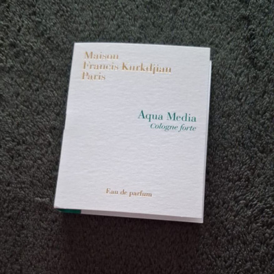 Hajuvesinäyte Aqua Media Francis Kurkdjian