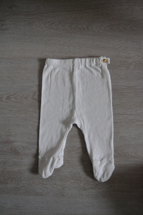 Luonnonvalkoiset puolipotkuhousut 50cm
