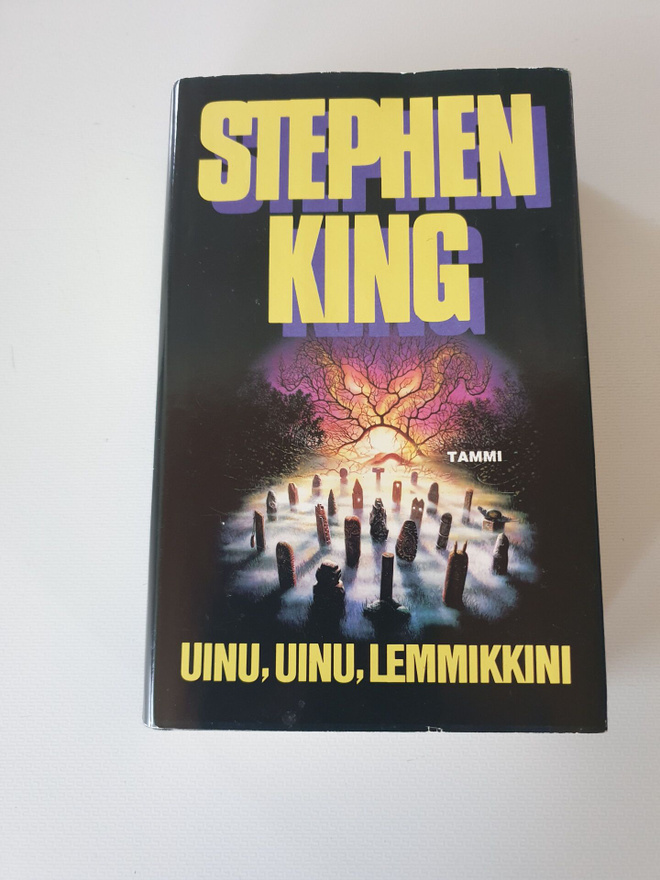 Stephen King: Uinu, uinu lemmikkini; p. 1998