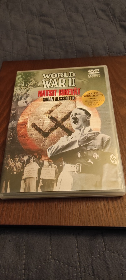 Natsit iskevät dvd