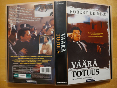 Väärä totuus VHS