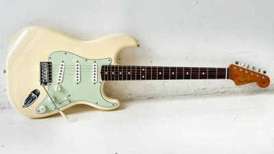 FENDER Vintera II 60`s Stratocaster