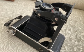 Voigtländer Bessa 6x9 — keskiformaattikamera 1930-luvulta