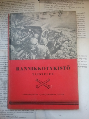 Rannikkotykistö taistelee (sid.)