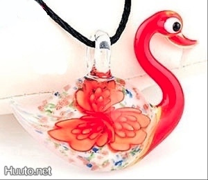 1412 ..Muranon Lampwork Taidelasi Kaulakoru
