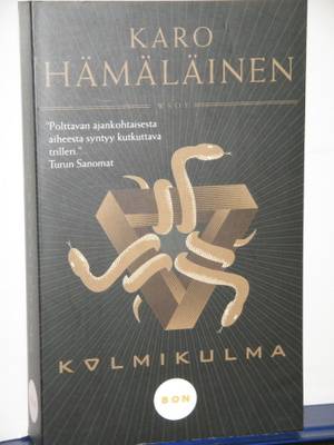 Karo Hämäläinen : KOLMIKULMA