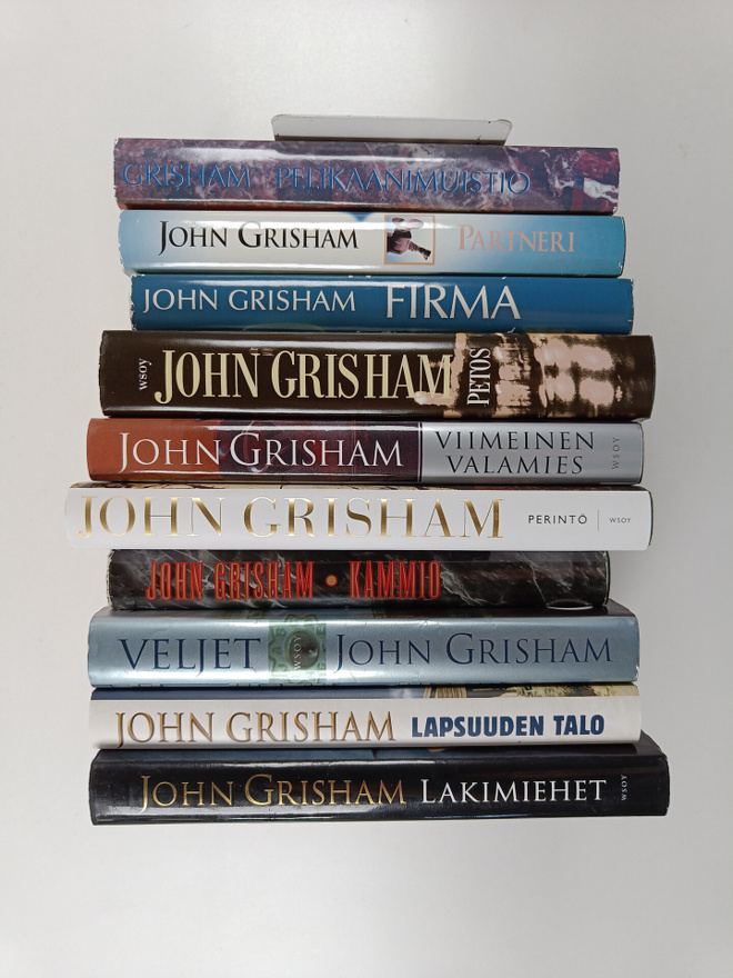 John Grisham -setti (10 kirjaa) : Lakimiehet ; Lapsuuden ...
