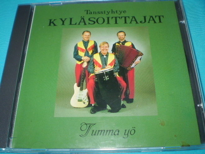 Tanssiyhtye Kyläsoittajat: Tumma yö