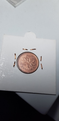 1 cent  canada 2000   KL 8-9