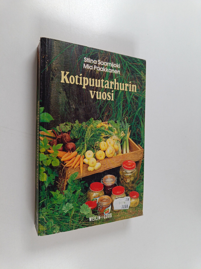 Stiina Saarnijoki : Kotipuutarhurin vuosi