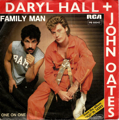 DARYL HALL & JOHN OATES: Family Man / One On One 7"kk