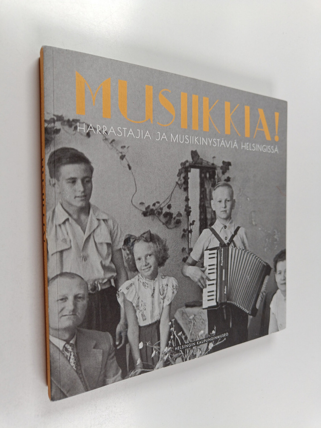 Jere ym. (toim.) Jäppinen : Musiikkia! : harrastajia ja m...
