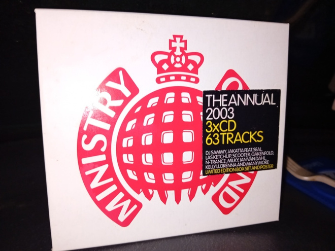 3CD MINISTRY OF SOUND THE ANNUAL 2003 ( SIS POSTIKULU)