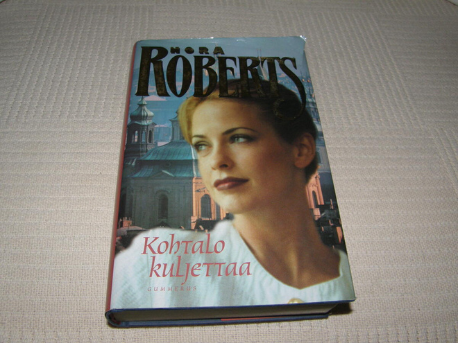 Nora Roberts Kohtalo kuljettaa -sid