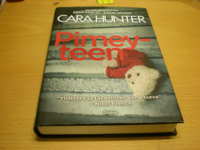 Cara Hunter: Pimeyteen