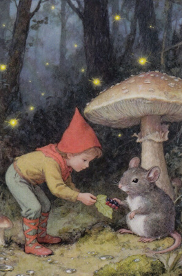Pieni metsätonttu, hiirellä marjoja