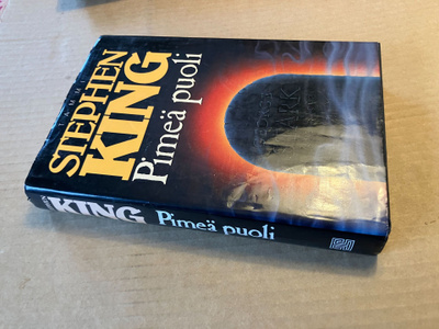 STEPHEN KING PIMEÄ PUOLI HYVÄ