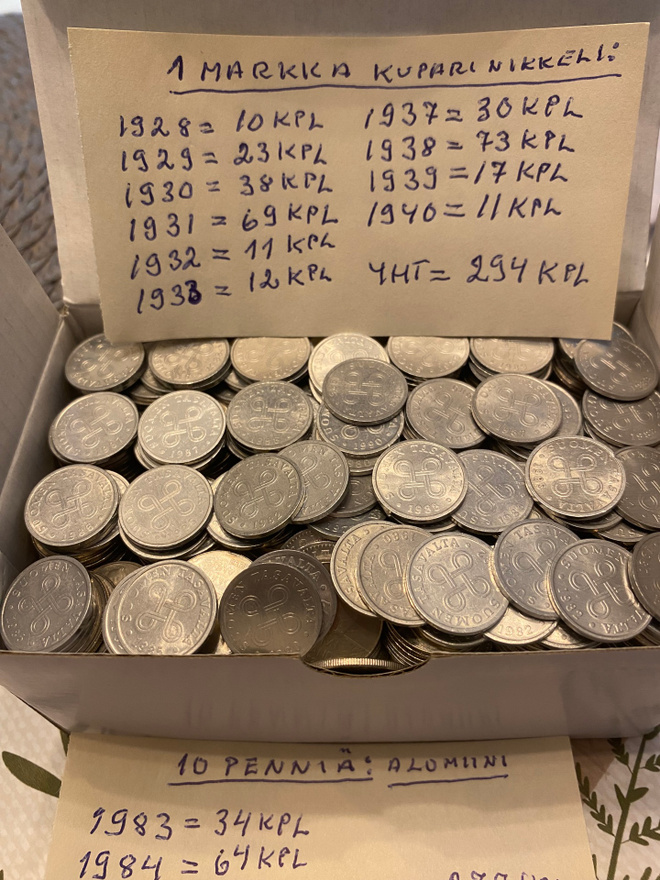 1 markka 1928-40 294kpl 10p 83-88 277kpl 50p 90-98 56kpl