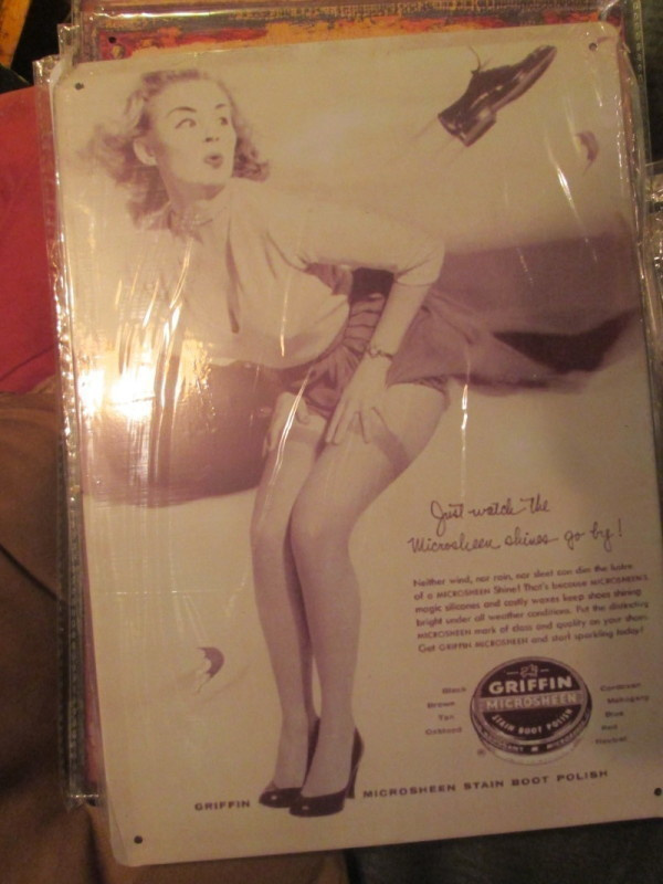 Peltikyltti Pin-Up. Griffin kengänkiilloke