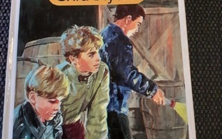 Enid Blyton*lukitun talon SALAISUUS 4 v.1988