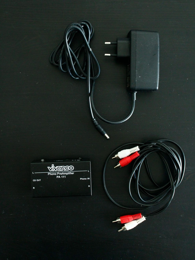 Vivanco Phono PreAmplifier PA 111 + Huawei 12V muuntaja