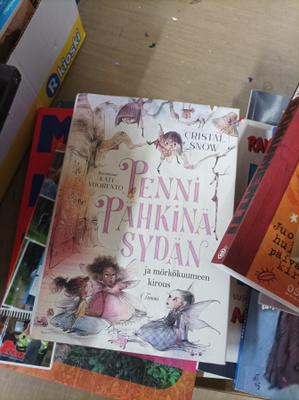 Christal Snow  Penni pähkinä sydän ja mörkökuumeen kirous