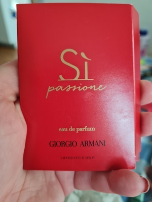 Hajuvesinäyte Giorgio Armani Si Passione