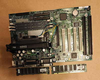Emolevy Intel SE440BX-3 paketti