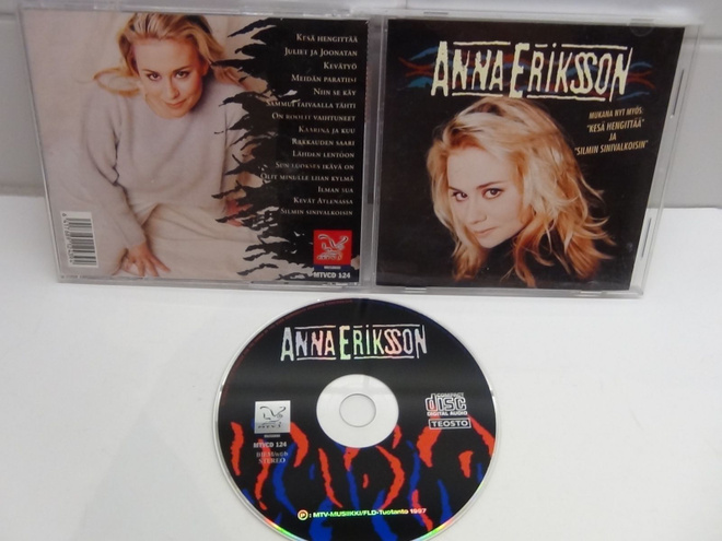 ANNA  ERIKSSON, SILMIN SINIVALKOISIN