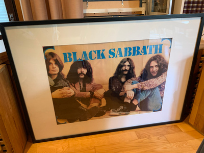 Black Sabbath -juliste kehystettynä