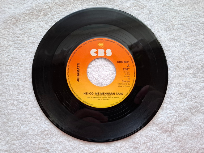 Juhamatti – Hei-oo, Me Mennään Taas / Voinko Luottaa 7"