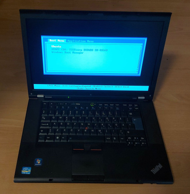 Myydään ThinkPad T520 läppäreitä kaksi kpl ja lisävermeitä