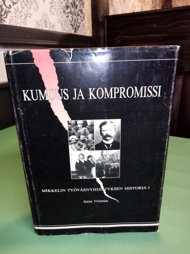 VIITAMIES : KUMOUS JA KOMPROMISSI ( SIS POSTIKULU  )