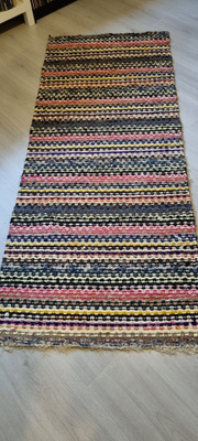 Matto,mitat 200 x 78 cm.