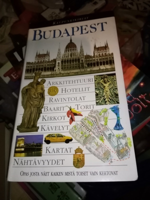 KAUPUNKIKIRJAT BUDAPEST ( SIS POSTIKULU  )