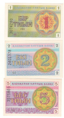 Kasakhstan 1, 2 , ja 5 Tyin setelit, pakkasileitä